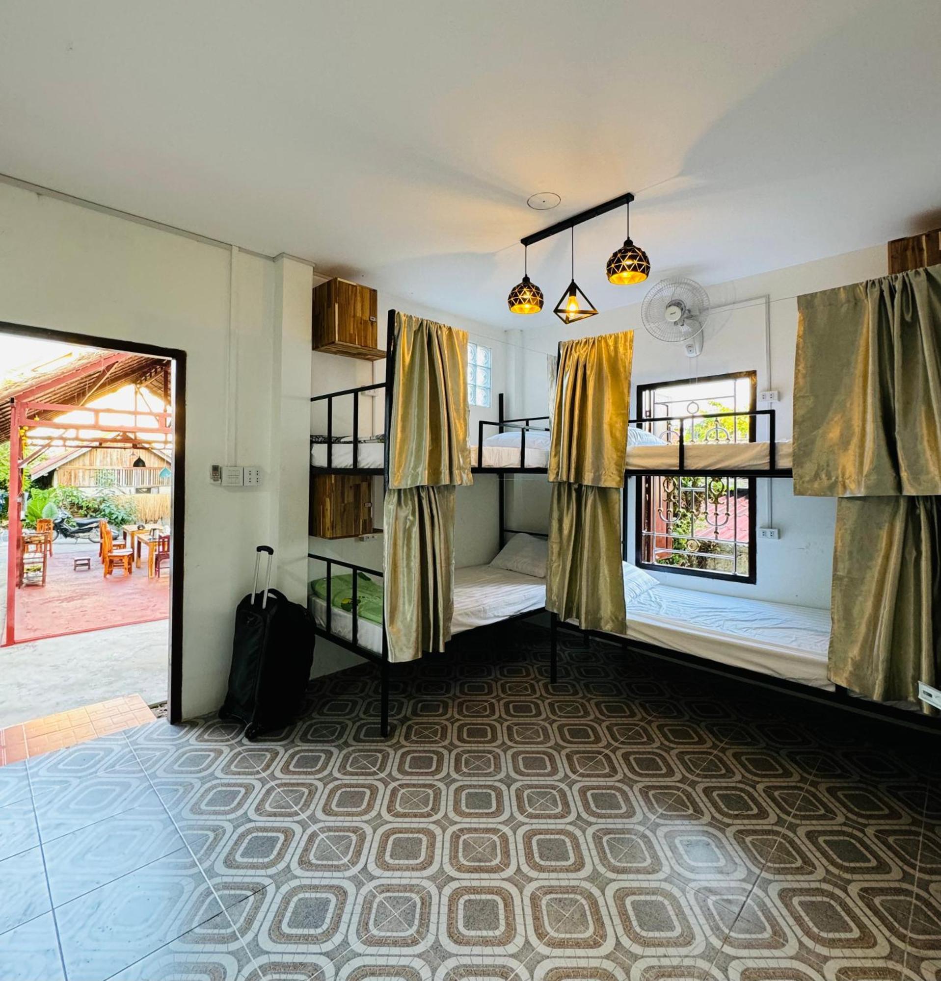 Sabai Sabai Backpackers Hostel Luang Prabang Buitenkant foto
