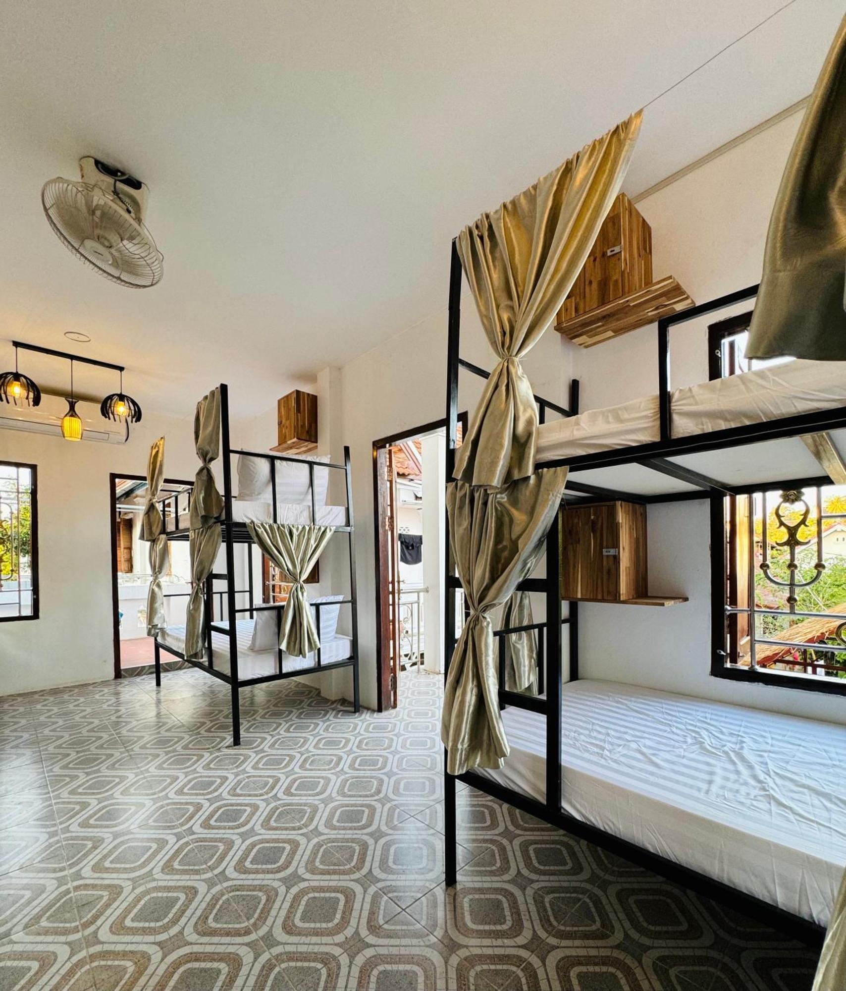 Sabai Sabai Backpackers Hostel Luang Prabang Buitenkant foto